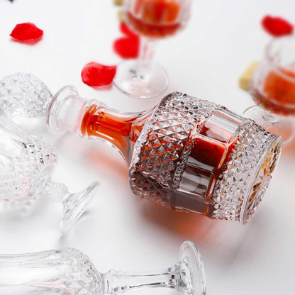 Bourbon Clear Whiskey Decanter，Hand Painted Liquor Decanter Glasses Set, Crystal Design Decanter and 6 Glasses，Bourbon Scotch Vodka Wine，Tequila，Home Bar ，Brandy， Gifts for Men | Sparkling Glass Decanter，Made of Czech Crystal Glass，High Transparency，Hand Painted Liquor Decanter Glass Set，Gifts for Men